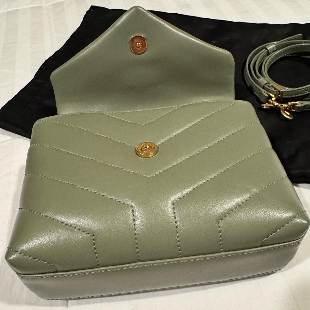 Yves Saint Laurent Green Quilted Leather Bag - Picture 4 of 10